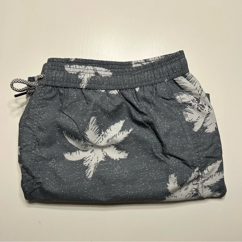 NWOT Men's Gray Palm Tree Swim Shorts